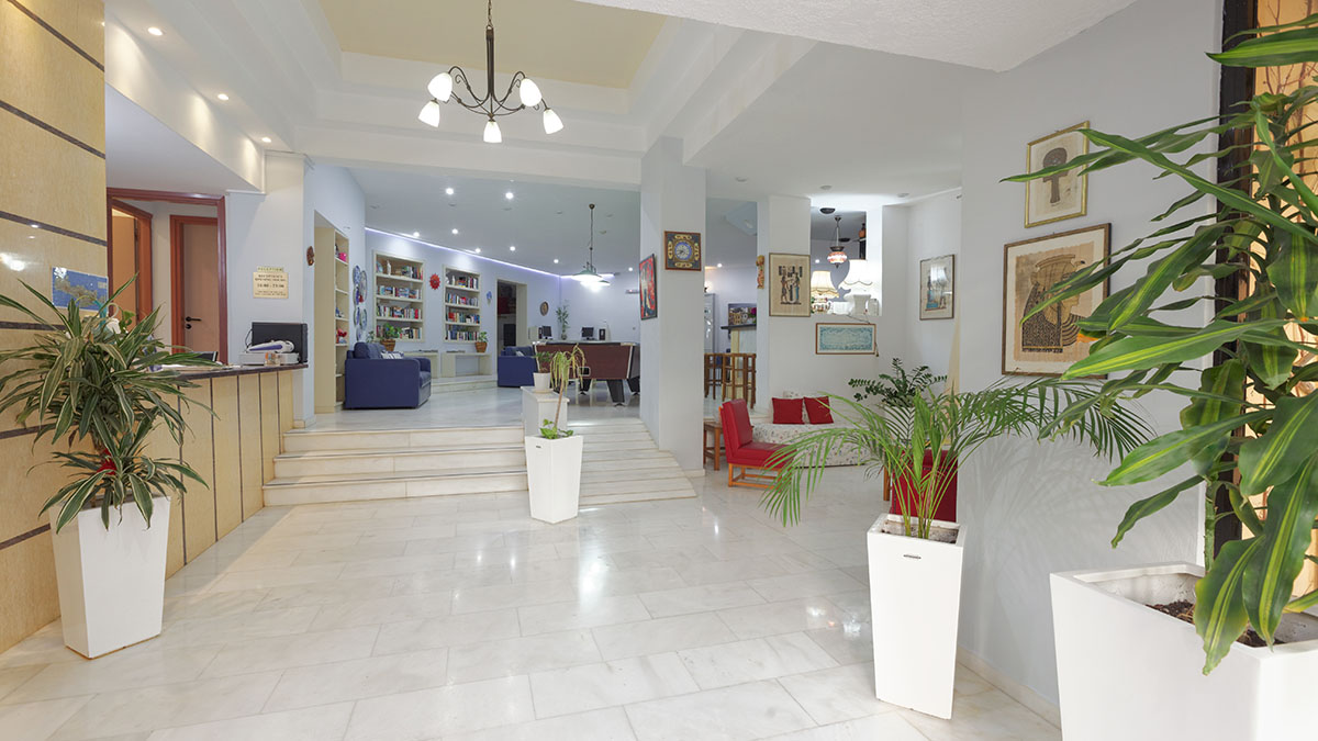 Latania Studios & Apartments